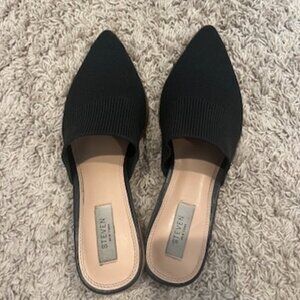 Steve Madden Black Pointed Toe Mules